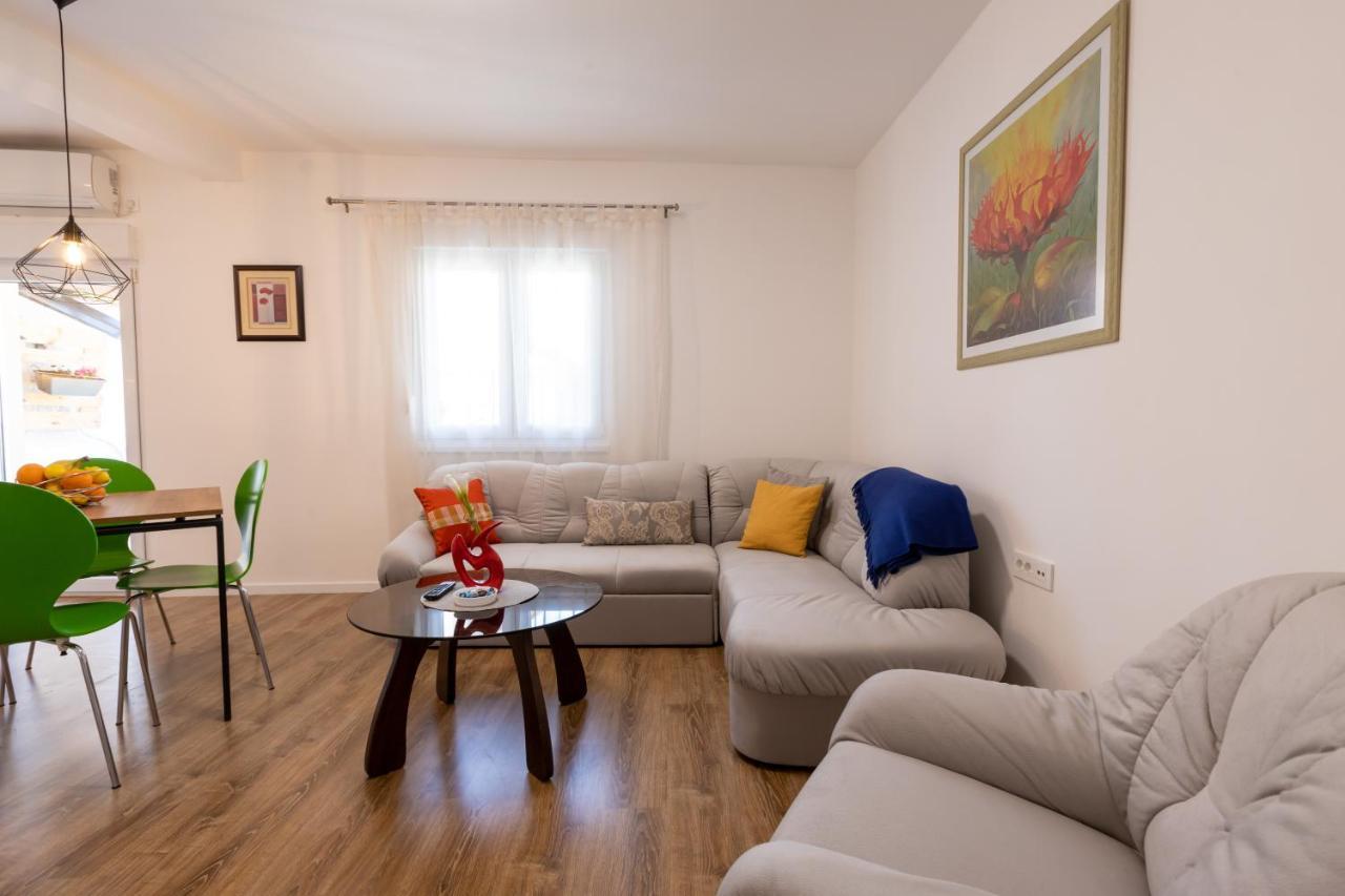 Self Check-In Apartment With Jacuzzi Mostar Exterior photo